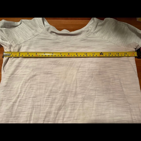 Lululemon Athletic Top - Picture 4 of 6